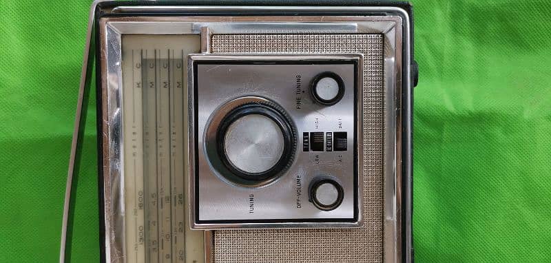 National Panasonic antique radio 441-B in genuine condition available 1