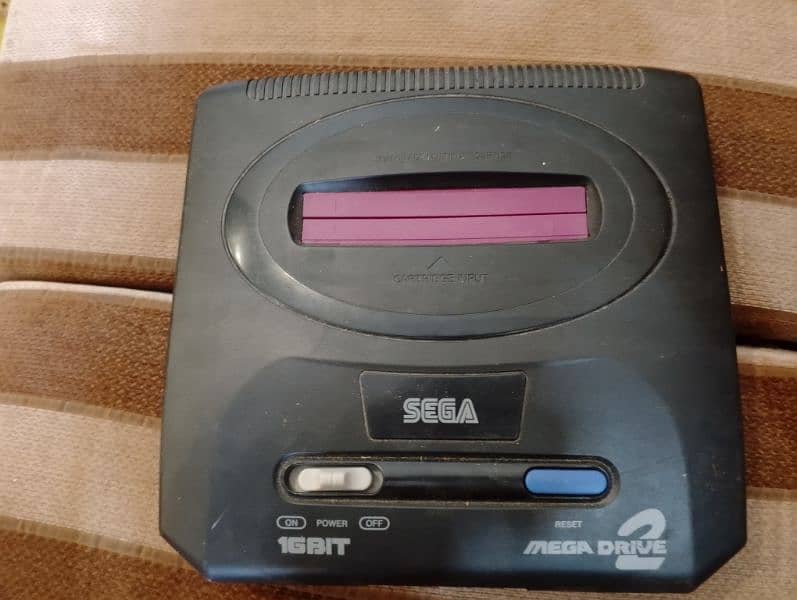 Sega Mega Drive 2 with controllers 0