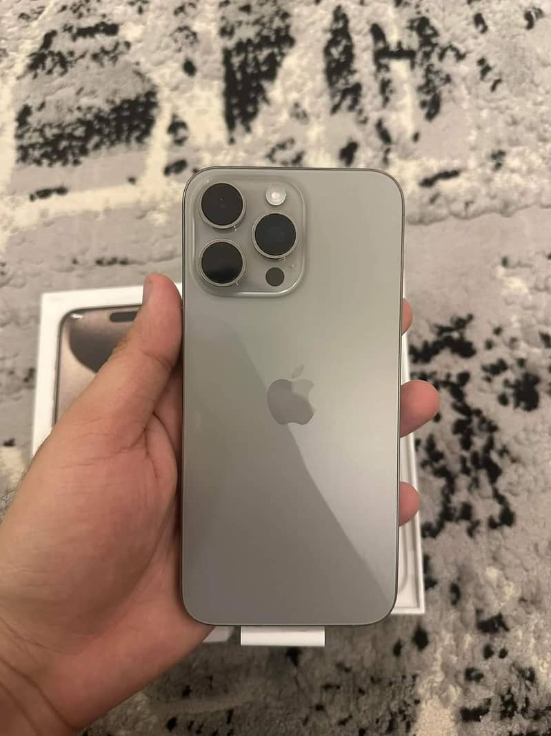 iPhone 15 pro max JV Natural titanium 3