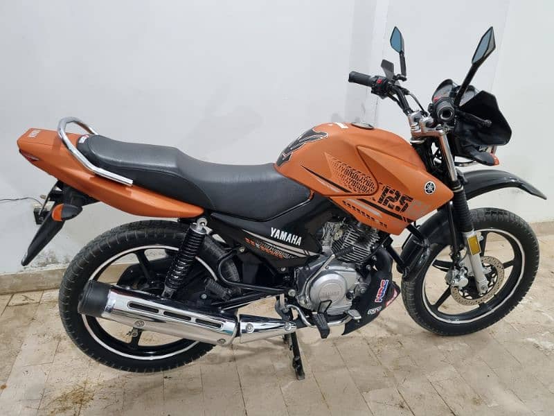 Yamaha YBR-125 G Fully loaded  2023 8