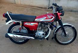 Honda 125 (2016 model) 10/10 condition