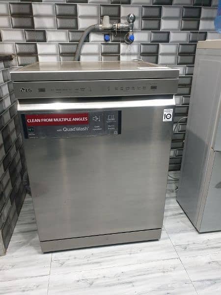 LG DISH WASHER ALMOST NEW 0