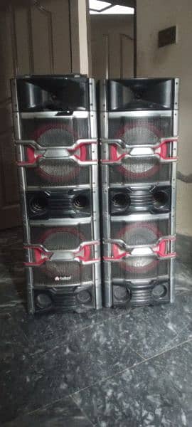 Audionic DJ 400s Speakers. 2