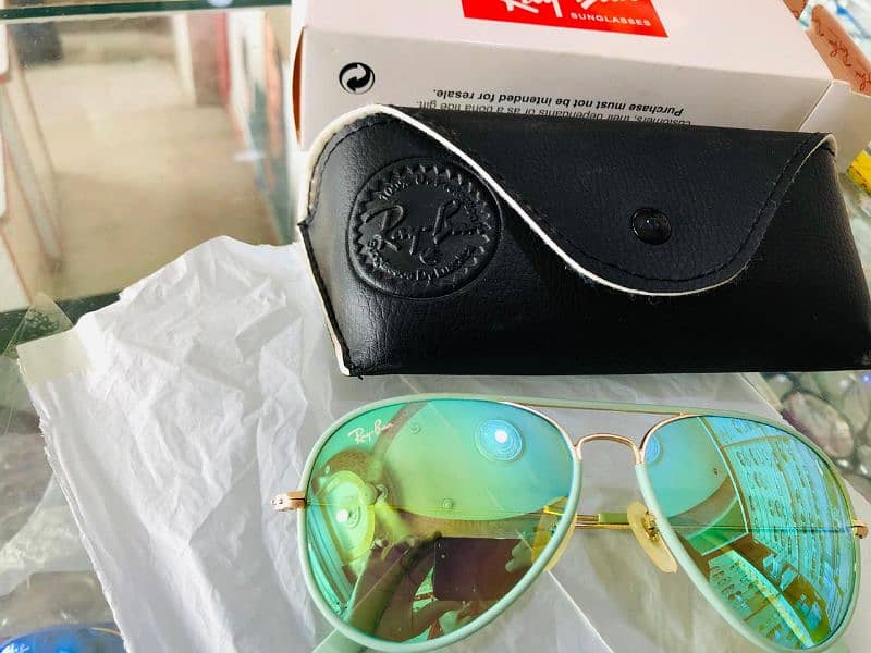 Brand New Ray. Ban sunglasses color green and blue with branded box 1