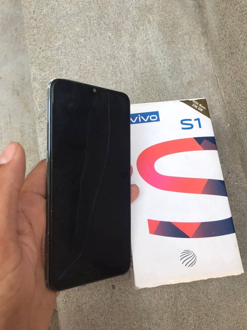 vivo s1 8/256 gb with box 4