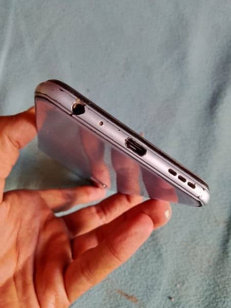 vivo Y12 A 4