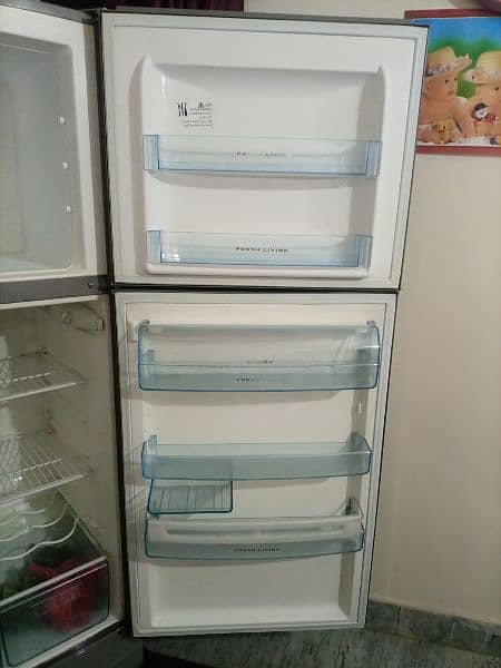 REFRIGERATOR 1