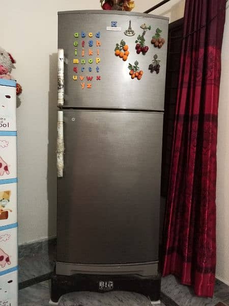 REFRIGERATOR 2