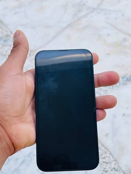 iPhone 13 Black color 128gb 90% BH WITH BOX 3