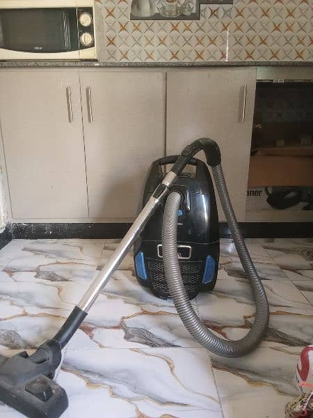 vacume cleaner Dawlance model DWVC 6724 in awesome condition 1