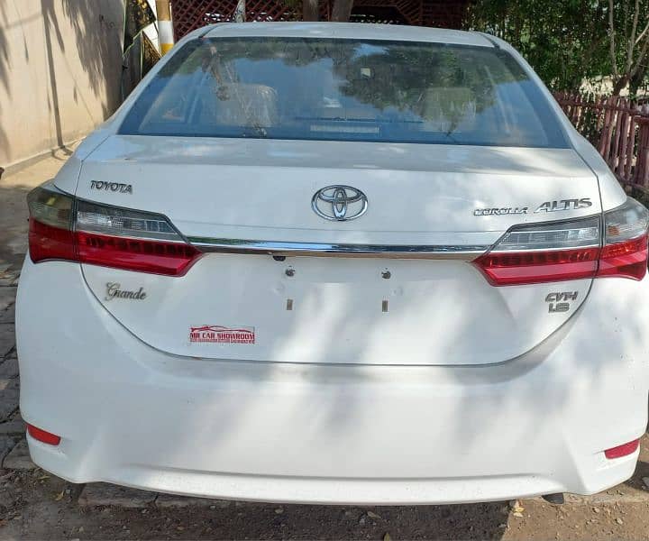 Toyota Altis Grande 2017 3