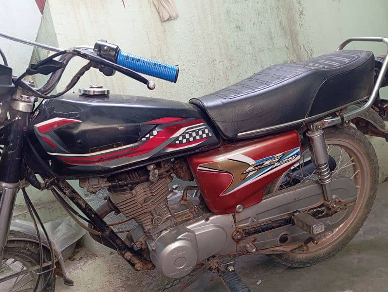 honda 125 black 4