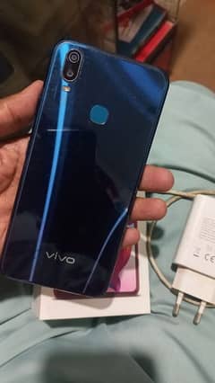 vivo y11 10/10 Mobile Chargar Box Complet 1 Hand Use