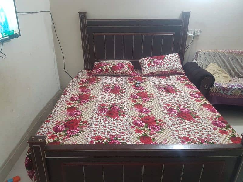 A good quality solid wooden double bed without mattress 3