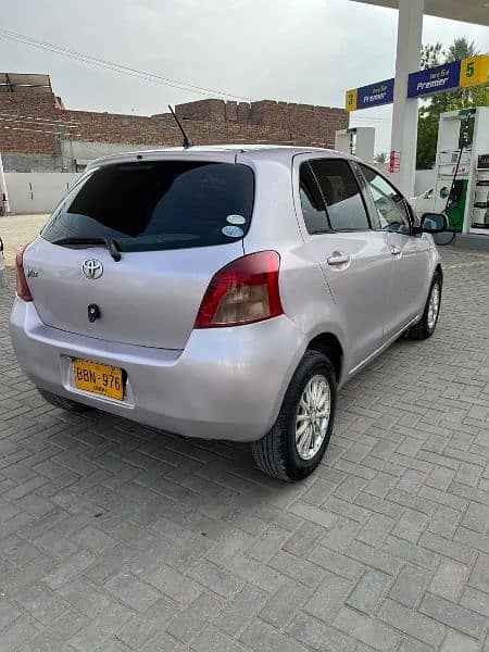 TOYOTA VITZ IN MUZAFFARGARH CITY 2