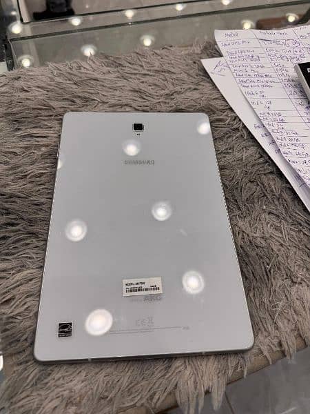 Samsung Tab-S4 1