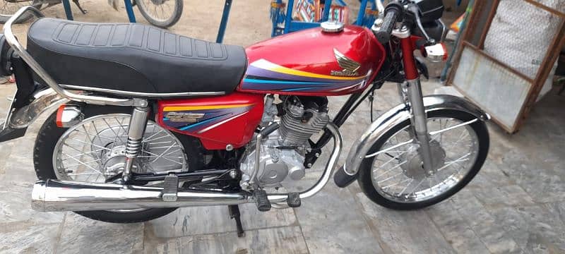 Honda 125cc model 2012 bike urgent sale call new 03433066498 1