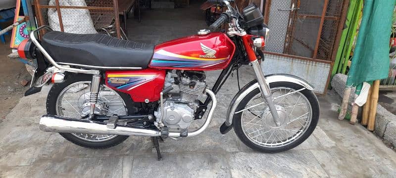 Honda 125cc model 2012 bike urgent sale call new 03433066498 2