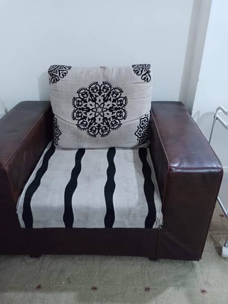 SOFA SET for urgent sell 1