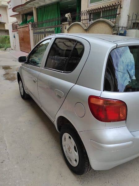 Toyota Vitz 2002 4