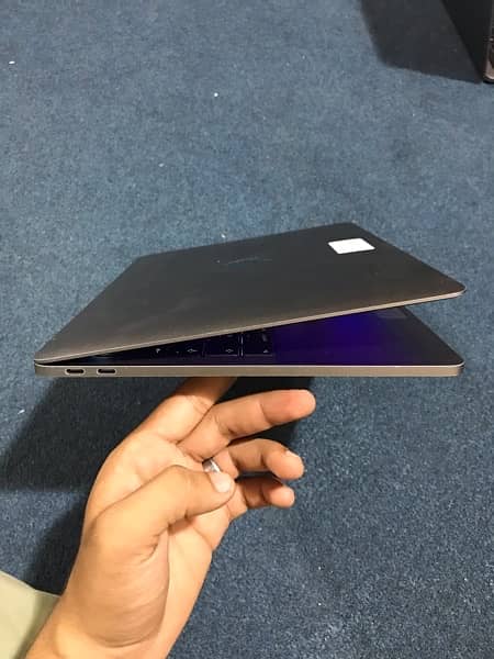 Apple MacBook Pro 2017 4