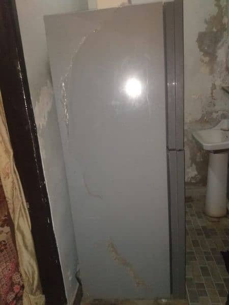 refrigerator good condition 4