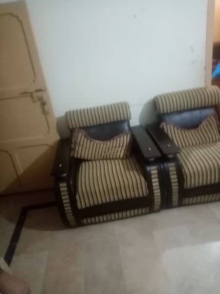 5 seater sofa good condition2sofa   5 seater 3