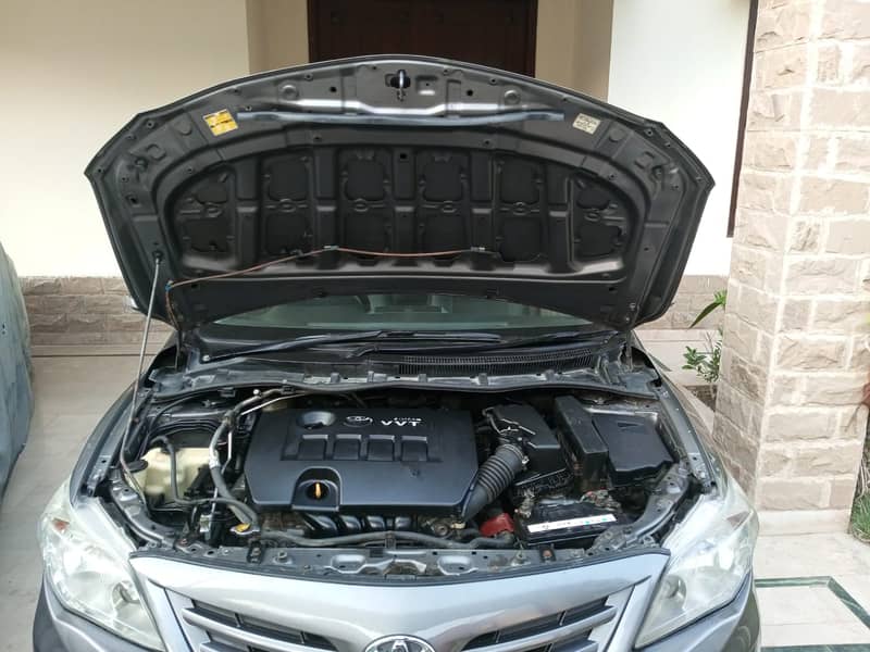 Toyota Corolla Gli 2012 Automatic Outclass Condition in DHA Karachi 2