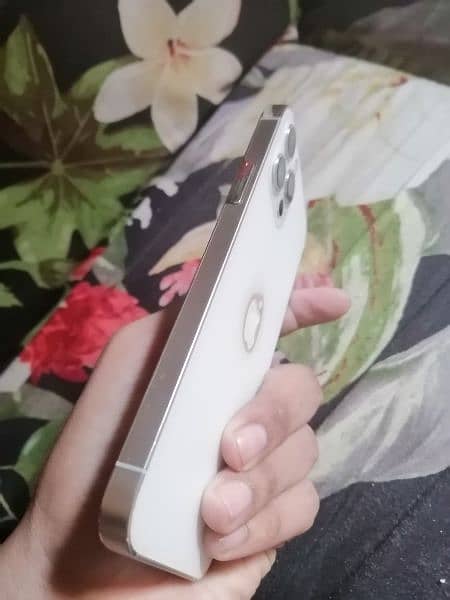 iphone 12pro 128 gb nonpta factory unlock. 1