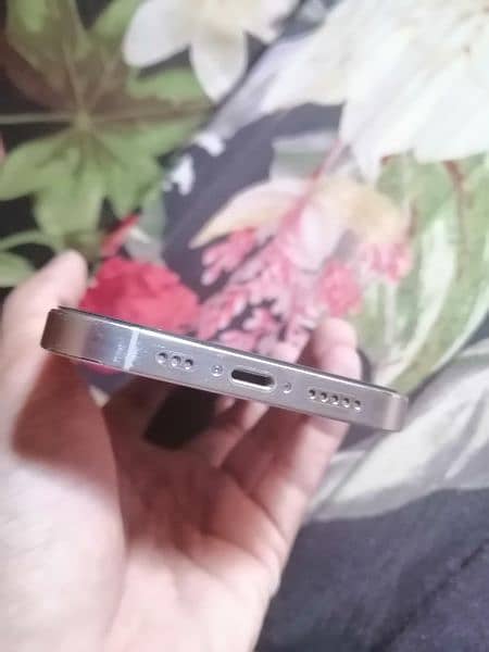 iphone 12pro 128 gb nonpta factory unlock. 3