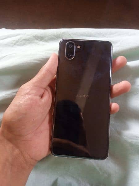 sharp Aquos r3 nonpta 1