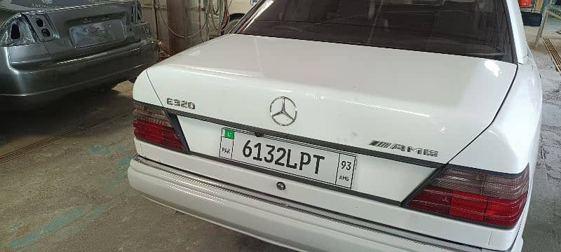 Mercedes E Class 1993 w124 14