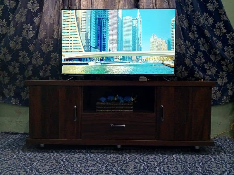 LED TV 4