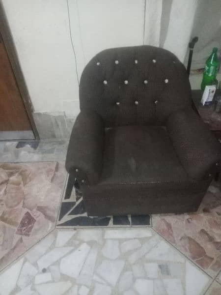 3 seater sofa condition good 0