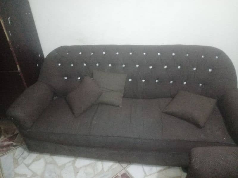 3 seater sofa condition good 2