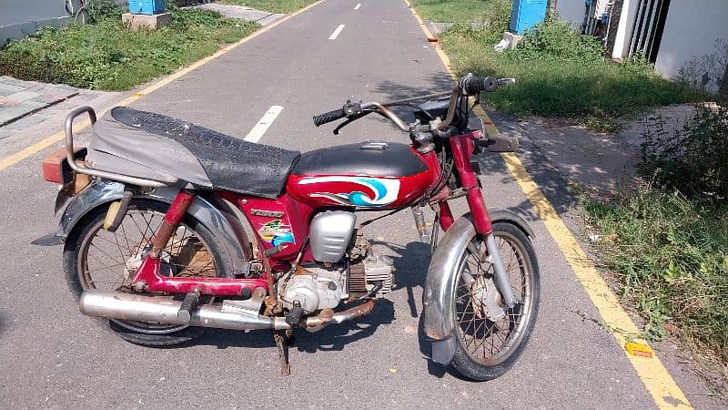 yamaha 4stroke bike for sale in good condition 1