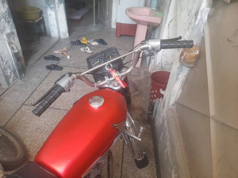 Honda cg125 engine ok condition ap k samne hai 0