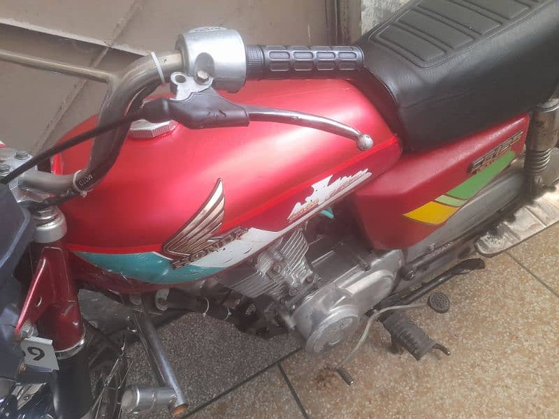 Honda cg125 engine ok condition ap k samne hai 4