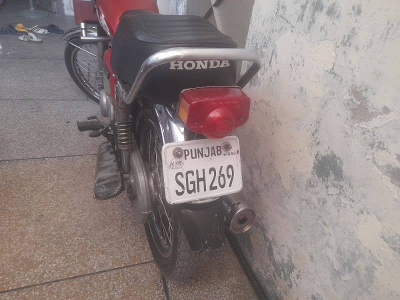 Honda cg125 engine ok condition ap k samne hai 15