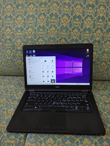 Dell laptop Intel i5 Fifth Generation 8/128 SSD 8