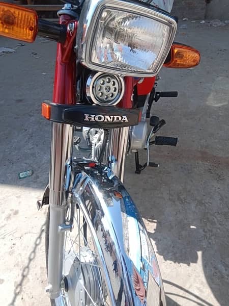 Honda CD 70 applied for only  22 kilometres use 6