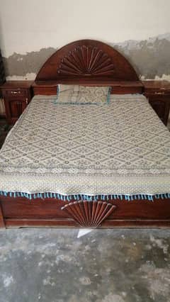 wooden bed in excellent condition