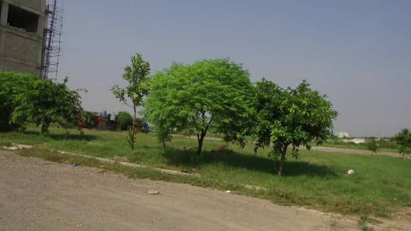 Residential Plot Is Available For Sale Block E 36