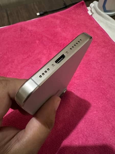 iPhone 15 Pro Max 256GB NaturalTitanium PTA approved 3