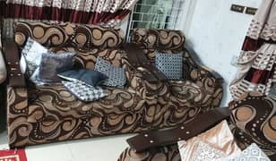 2 sofa set available ha 2sra deizan ma different good looking