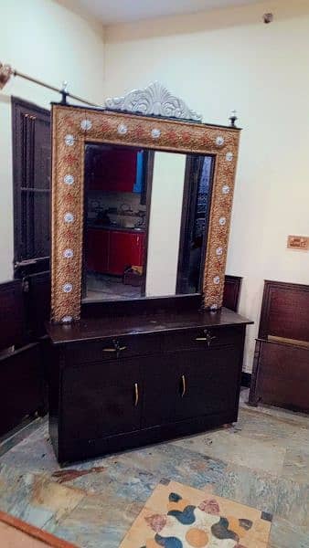 lush Condition dressing Table for sale 1