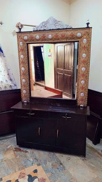 lush Condition dressing Table for sale 2