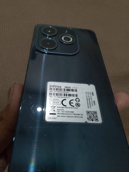 Selling my infinix hot 40i 2