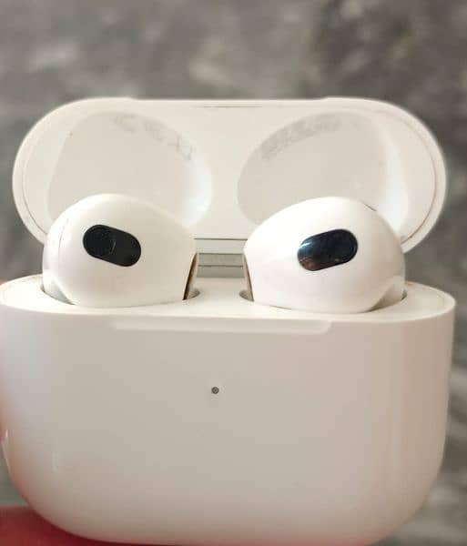 Iphone air pods 3rd generation 2