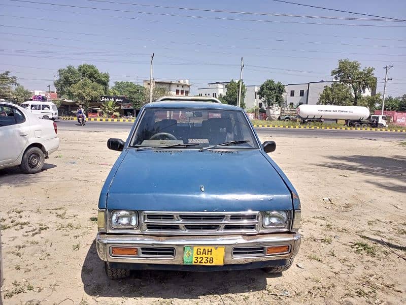 NISSAN PICKUP 1993 model,2200CC,4*2 3